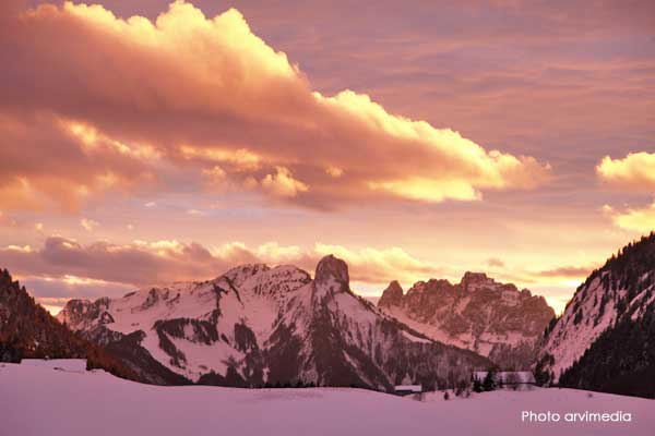 Chalet refuge plateau des Glières Le chalet se situe sur le parcours de ski de fond du plateau des Glières